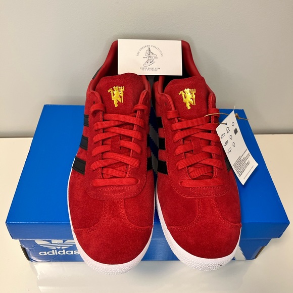 Adidas Originals Manchester United Gazelles - Picture 2 of 4